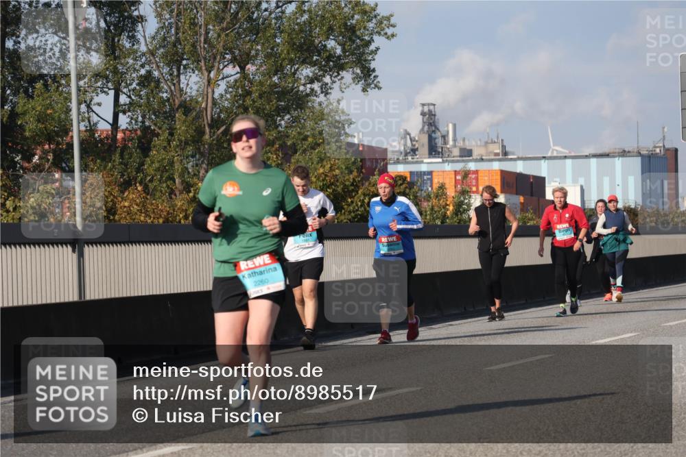 03.10.2025 - Köhlbrandbrückenlauf Luisa Fischer http://msf.ph/oto/8985517 03.10.2025 11:17:00 Position 3 2260, 1981 meine-sportfotos.de