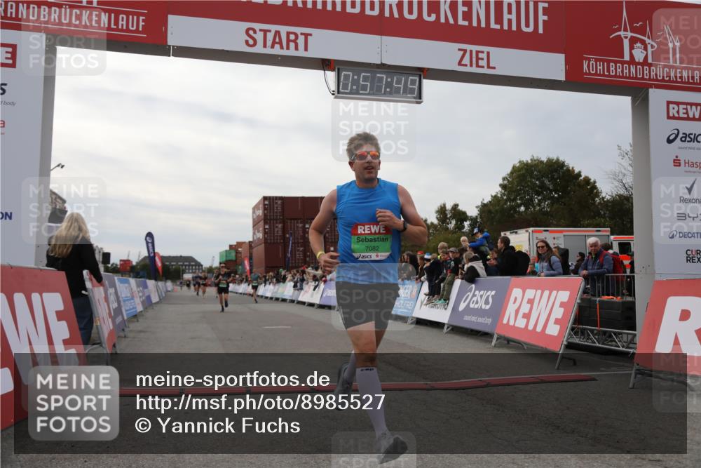 03.10.2025 - Köhlbrandbrückenlauf Yannick Fuchs http://msf.ph/oto/8985527 03.10.2025 15:57:47 Ziel 7051, 7082, 7127, 7131, 7274, 7570, 8916 meine-sportfotos.de