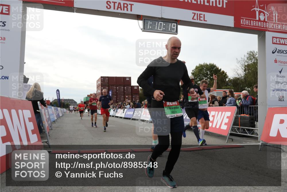 03.10.2025 - Köhlbrandbrückenlauf Yannick Fuchs http://msf.ph/oto/8985548 03.10.2025 16:10:17 Ziel 7139, 7217, 7304, 7421, 8097, 8932, 8989, 9347, 9348, 9349, 9542 meine-sportfotos.de