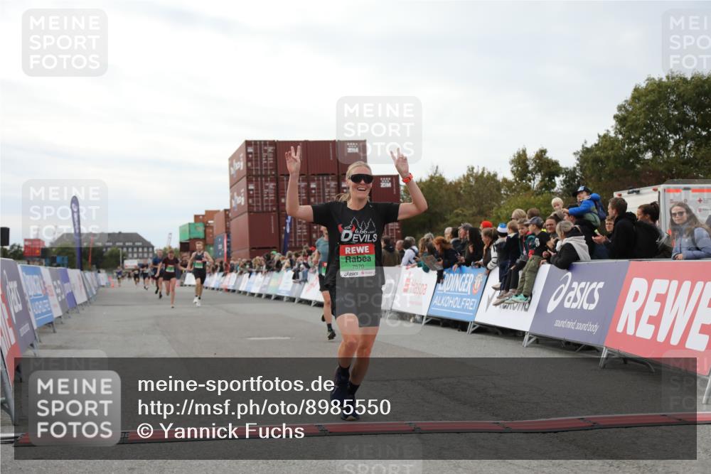 03.10.2025 - Köhlbrandbrückenlauf Yannick Fuchs http://msf.ph/oto/8985550 03.10.2025 15:57:51 Ziel 7051, 7087, 7127, 7131, 7570, 9438 meine-sportfotos.de