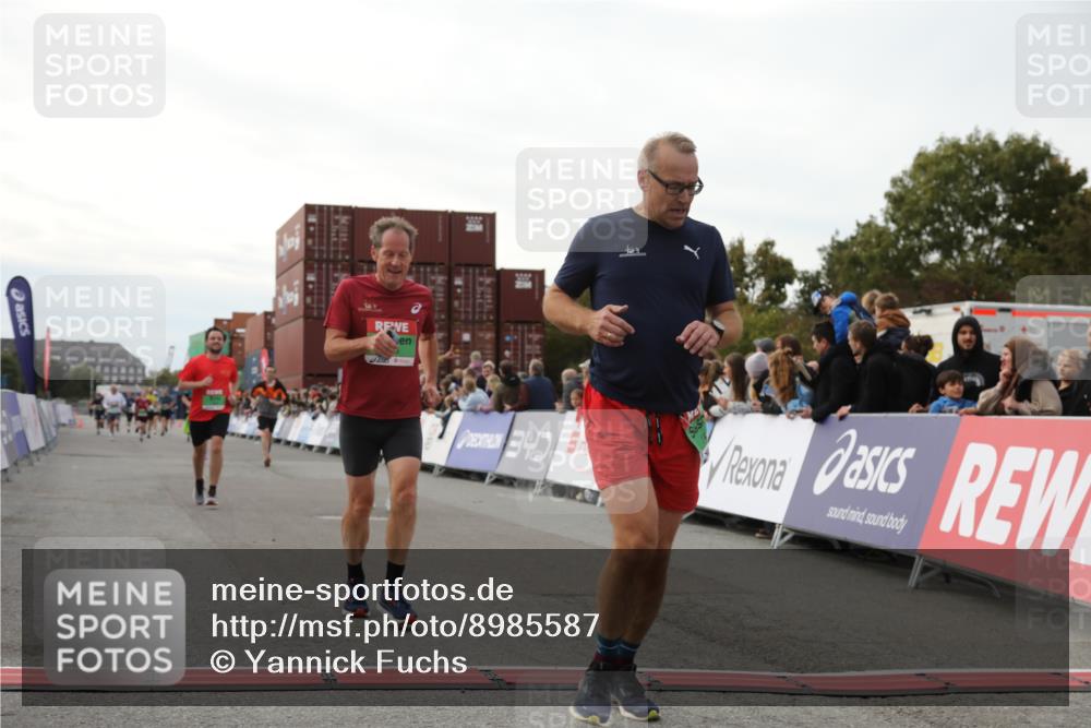 03.10.2025 - Köhlbrandbrückenlauf Yannick Fuchs http://msf.ph/oto/8985587 03.10.2025 16:10:19 Ziel 7139, 7217, 7304, 7421, 8097, 8932, 8989, 9348, 9349, 9542 meine-sportfotos.de