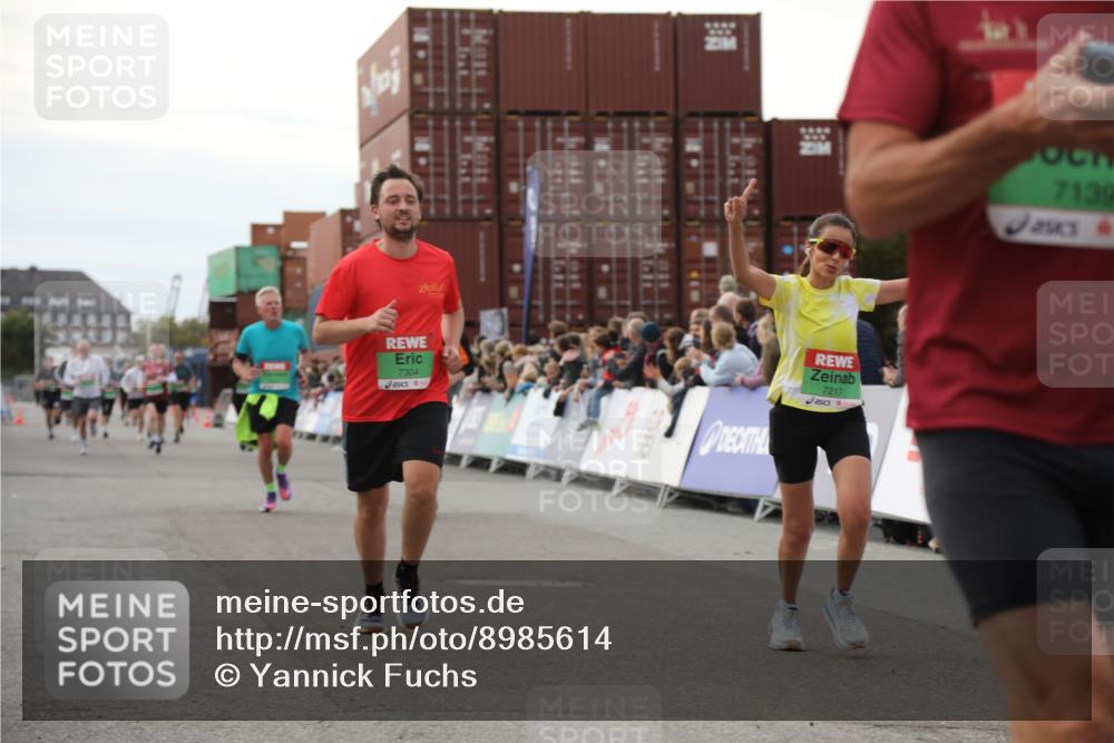 03.10.2025 - Köhlbrandbrückenlauf Yannick Fuchs http://msf.ph/oto/8985614 03.10.2025 16:10:20 Ziel 7139, 7217, 7304, 7421, 7648, 8097, 8932, 8989, 9348, 9542 meine-sportfotos.de