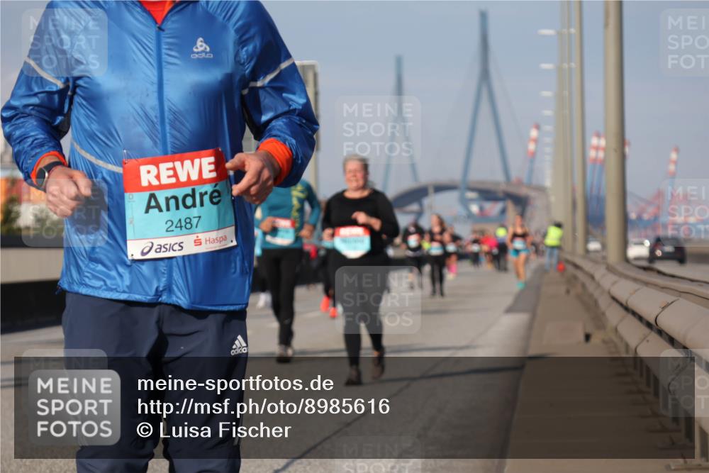 03.10.2025 - Köhlbrandbrückenlauf Luisa Fischer http://msf.ph/oto/8985616 03.10.2025 11:17:18 Position 3 8, 2487 meine-sportfotos.de