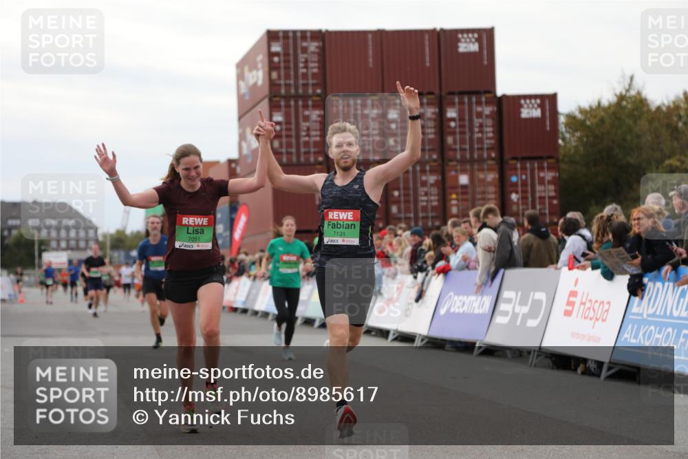 03.10.2025 - Köhlbrandbrückenlauf Yannick Fuchs http://msf.ph/oto/8985617 03.10.2025 15:57:55 Ziel 7051, 7087, 7127, 7131, 7570, 7577, 9438 meine-sportfotos.de