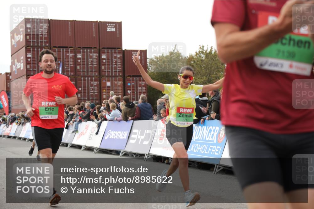 03.10.2025 - Köhlbrandbrückenlauf Yannick Fuchs http://msf.ph/oto/8985622 03.10.2025 16:10:21 Ziel 7139, 7217, 7304, 7421, 7648, 8097, 8932, 9542 meine-sportfotos.de