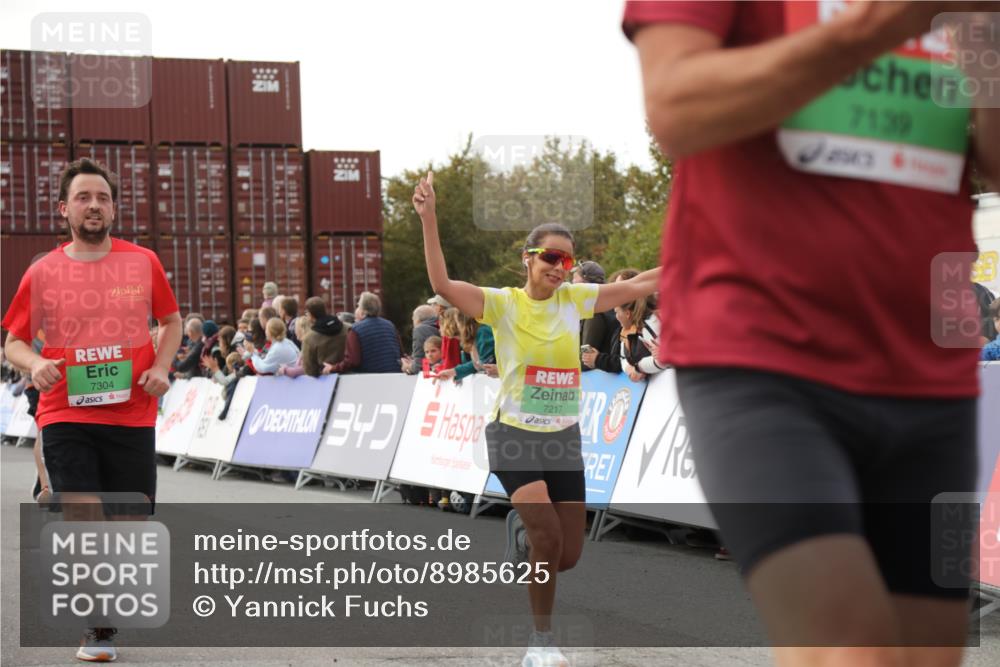 03.10.2025 - Köhlbrandbrückenlauf Yannick Fuchs http://msf.ph/oto/8985625 03.10.2025 16:10:21 Ziel 7139, 7217, 7304, 7421, 7648, 8097, 8932, 9542 meine-sportfotos.de