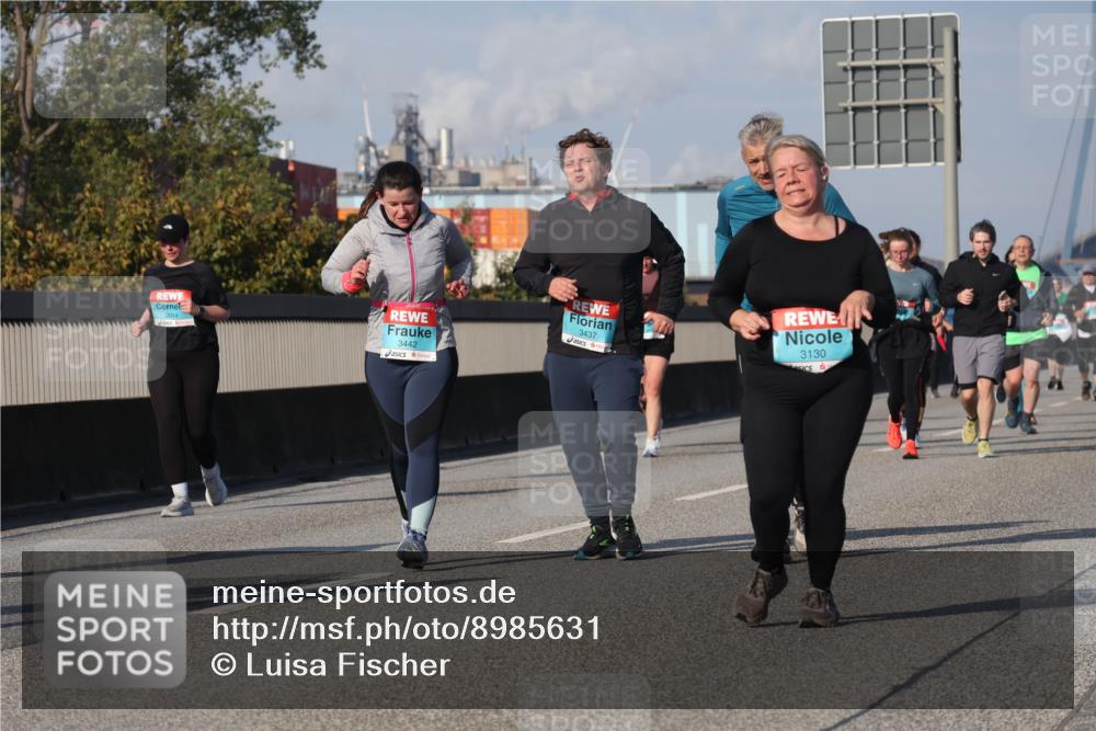 03.10.2025 - Köhlbrandbrückenlauf Luisa Fischer http://msf.ph/oto/8985631 03.10.2025 11:17:21 Position 3 2014, 3442, 3437, 3130 meine-sportfotos.de