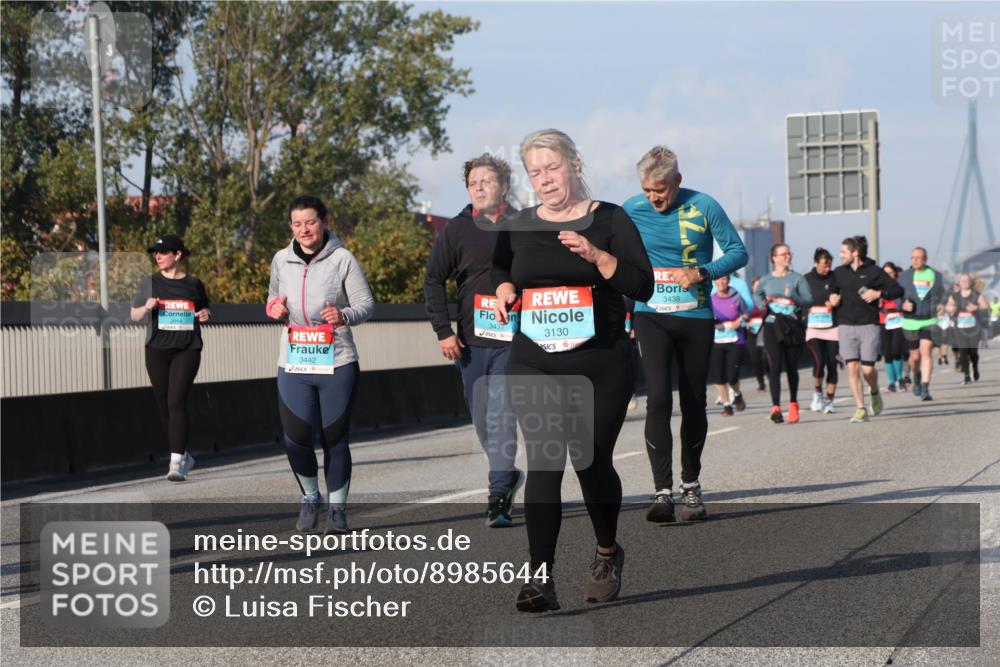 03.10.2025 - Köhlbrandbrückenlauf Luisa Fischer http://msf.ph/oto/8985644 03.10.2025 11:17:23 Position 3 2014, 3442, 3437, 3130, 3438, 9 meine-sportfotos.de