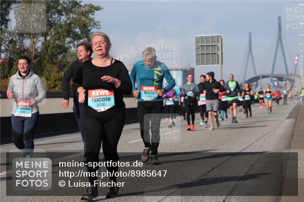 03.10.2025 - Köhlbrandbrückenlauf Luisa Fischer http://msf.ph/oto/8985647 03.10.2025 11:17:23 Position 3 3442, 3130, 3438 meine-sportfotos.de