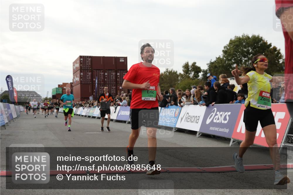 03.10.2025 - Köhlbrandbrückenlauf Yannick Fuchs http://msf.ph/oto/8985648 03.10.2025 16:10:22 Ziel 7139, 7217, 7304, 7384, 7385, 7421, 7648, 8097, 9542 meine-sportfotos.de