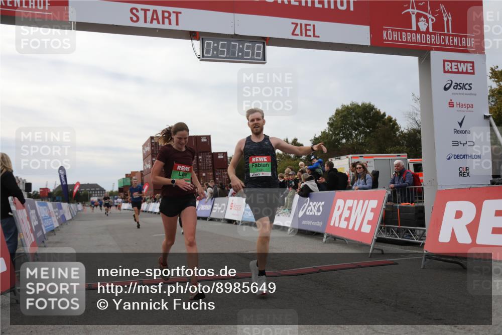 03.10.2025 - Köhlbrandbrückenlauf Yannick Fuchs http://msf.ph/oto/8985649 03.10.2025 15:57:56 Ziel 7029, 7051, 7087, 7127, 7131, 7577, 9438 meine-sportfotos.de