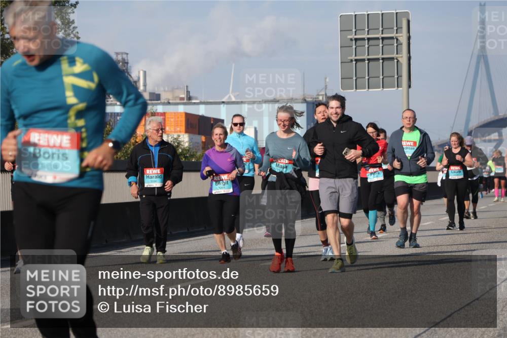 03.10.2025 - Köhlbrandbrückenlauf Luisa Fischer http://msf.ph/oto/8985659 03.10.2025 11:17:25 Position 3 0438, 3096, 3094, 311 meine-sportfotos.de