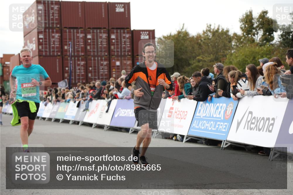 03.10.2025 - Köhlbrandbrückenlauf Yannick Fuchs http://msf.ph/oto/8985665 03.10.2025 16:10:23 Ziel 7126, 7139, 7217, 7304, 7384, 7385, 7648, 8097, 9542 meine-sportfotos.de