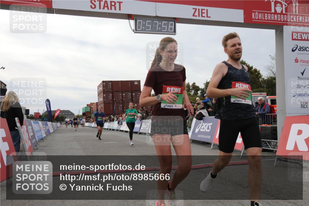 03.10.2025 - Köhlbrandbrückenlauf Yannick Fuchs http://msf.ph/oto/8985666 03.10.2025 15:57:57 Ziel 7029, 7051, 7087, 7131, 7577, 9438 meine-sportfotos.de
