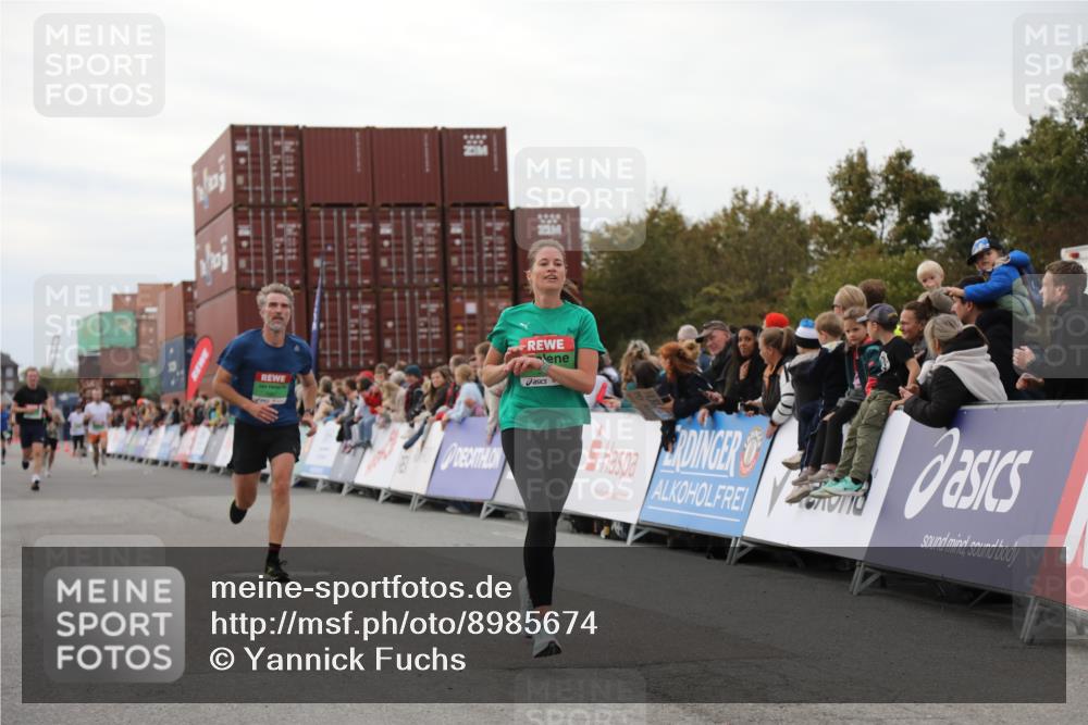 03.10.2025 - Köhlbrandbrückenlauf Yannick Fuchs http://msf.ph/oto/8985674 03.10.2025 15:57:57 Ziel 7029, 7051, 7087, 7131, 7577, 9438 meine-sportfotos.de