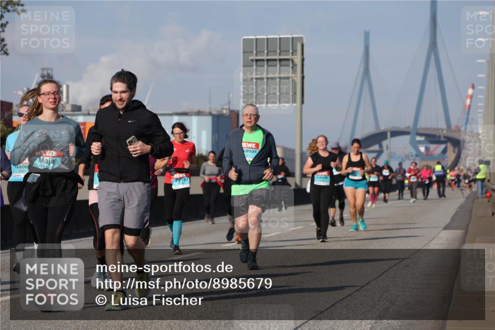 03.10.2025 - Köhlbrandbrückenlauf Luisa Fischer http://msf.ph/oto/8985679 03.10.2025 11:17:29 Position 3  meine-sportfotos.de