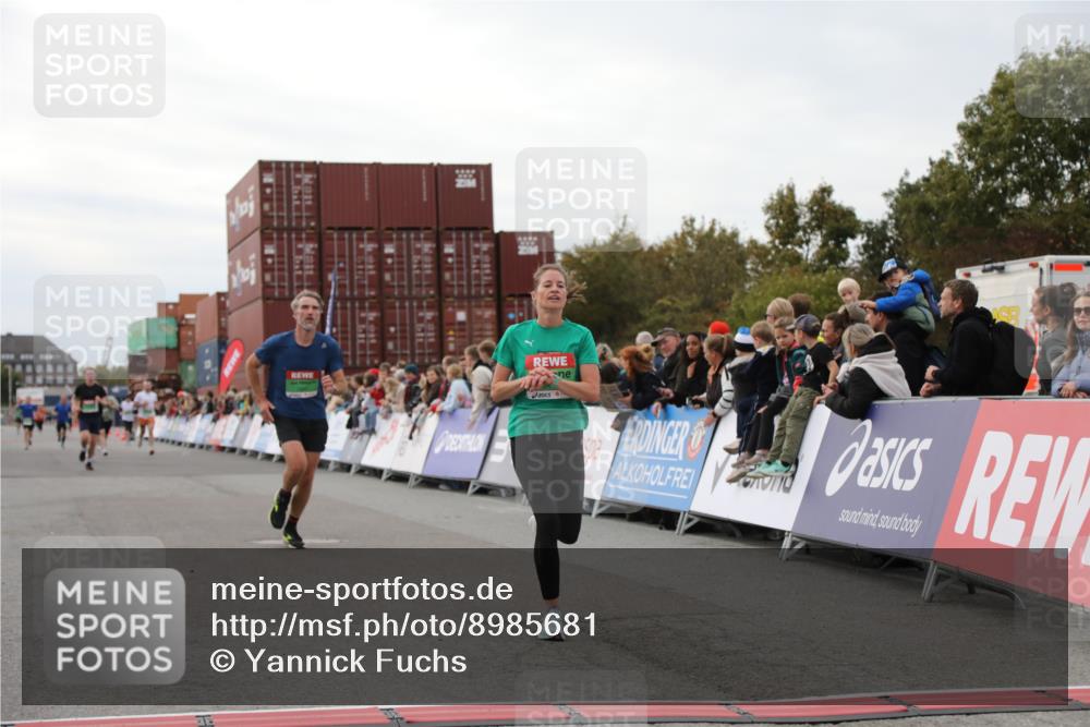 03.10.2025 - Köhlbrandbrückenlauf Yannick Fuchs http://msf.ph/oto/8985681 03.10.2025 15:57:57 Ziel 7029, 7051, 7087, 7131, 7577, 9438 meine-sportfotos.de