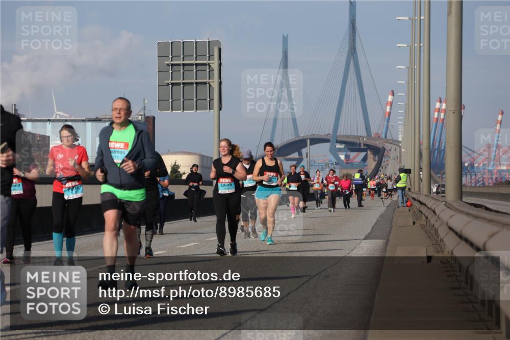 03.10.2025 - Köhlbrandbrückenlauf Luisa Fischer http://msf.ph/oto/8985685 03.10.2025 11:17:30 Position 3  meine-sportfotos.de