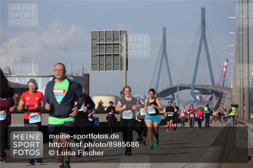 03.10.2025 - Köhlbrandbrückenlauf Luisa Fischer http://msf.ph/oto/8985686 03.10.2025 11:17:31 Position 3  meine-sportfotos.de