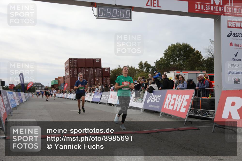 03.10.2025 - Köhlbrandbrückenlauf Yannick Fuchs http://msf.ph/oto/8985691 03.10.2025 15:57:58 Ziel 7029, 7051, 7087, 7131, 7352, 7577, 7614, 9438 meine-sportfotos.de