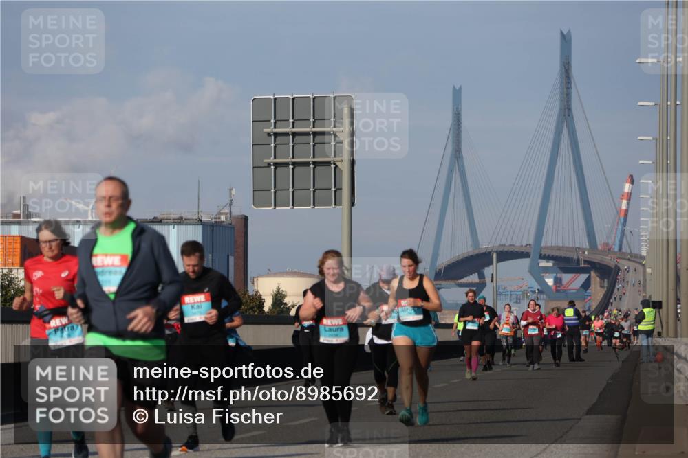 03.10.2025 - Köhlbrandbrückenlauf Luisa Fischer http://msf.ph/oto/8985692 03.10.2025 11:17:31 Position 3 400 meine-sportfotos.de