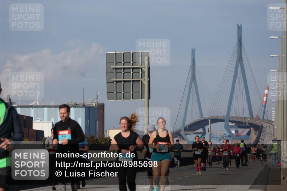 03.10.2025 - Köhlbrandbrückenlauf Luisa Fischer http://msf.ph/oto/8985698 03.10.2025 11:17:33 Position 3 401 meine-sportfotos.de