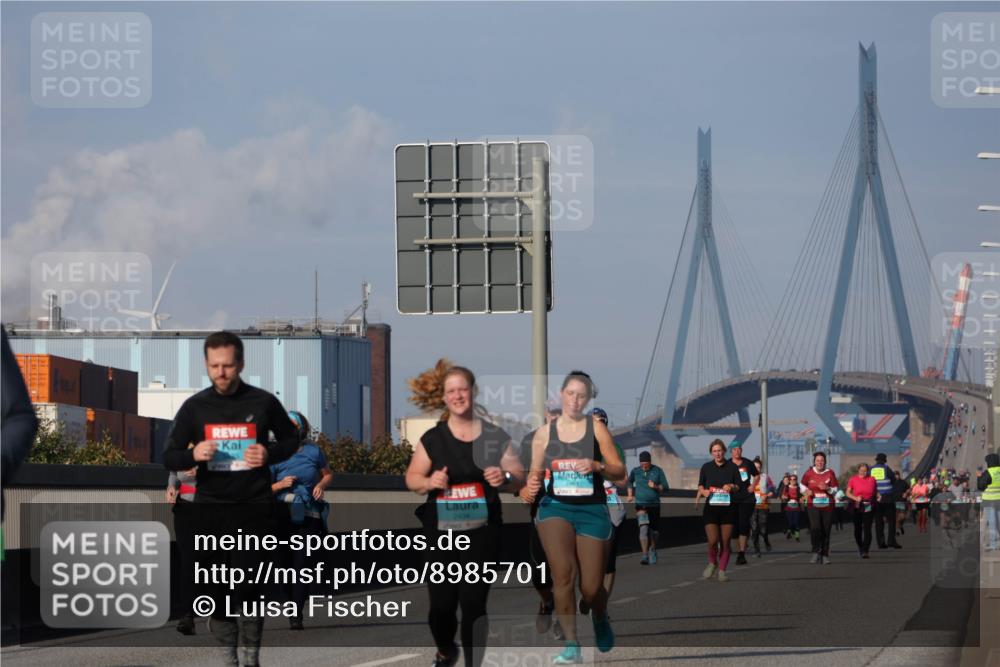 03.10.2025 - Köhlbrandbrückenlauf Luisa Fischer http://msf.ph/oto/8985701 03.10.2025 11:17:33 Position 3 2434, 2261 meine-sportfotos.de
