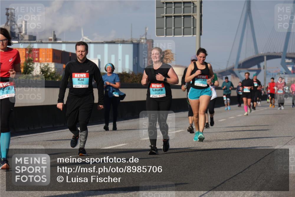 03.10.2025 - Köhlbrandbrückenlauf Luisa Fischer http://msf.ph/oto/8985706 03.10.2025 11:17:34 Position 3 2575, 3475, 2434, 2261 meine-sportfotos.de