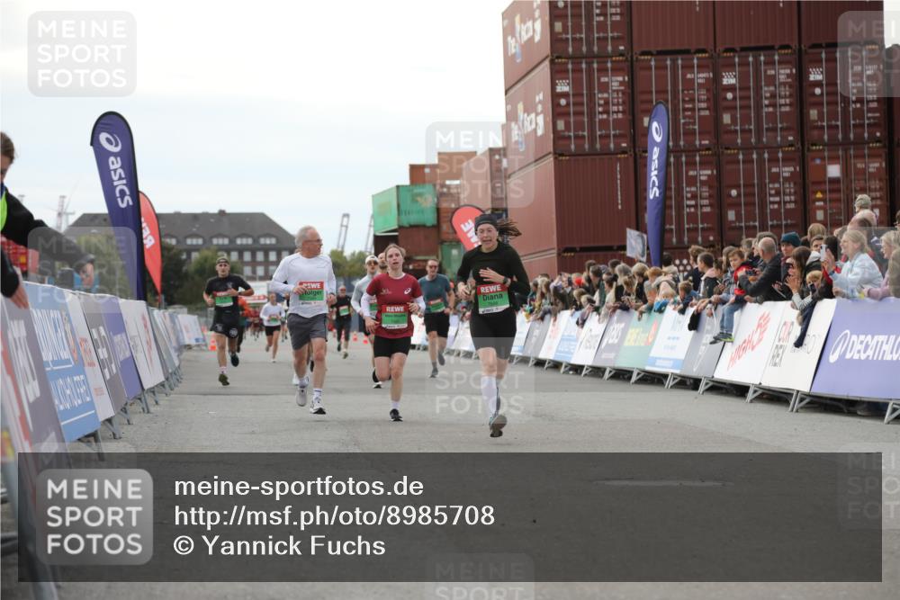 03.10.2025 - Köhlbrandbrückenlauf Yannick Fuchs http://msf.ph/oto/8985708 03.10.2025 16:10:26 Ziel 7112, 7126, 7304, 7384, 7385, 7543, 7648, 7844, 8097, 9542 meine-sportfotos.de