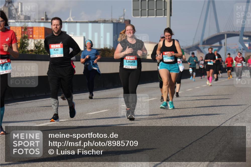 03.10.2025 - Köhlbrandbrückenlauf Luisa Fischer http://msf.ph/oto/8985709 03.10.2025 11:17:34 Position 3 2575, 3475, 2434, 22619 meine-sportfotos.de