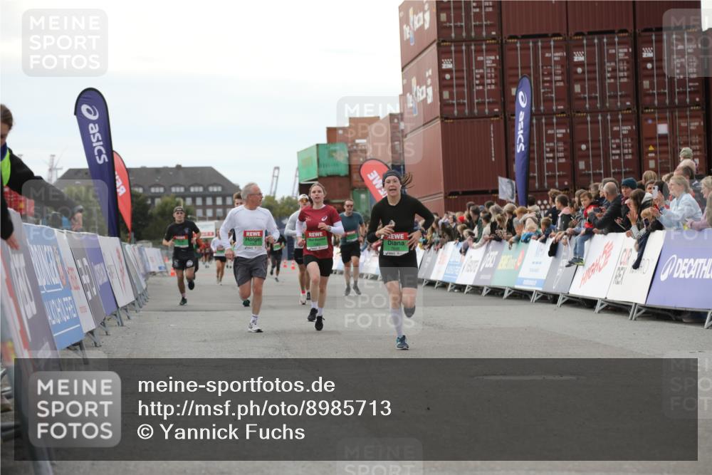 03.10.2025 - Köhlbrandbrückenlauf Yannick Fuchs http://msf.ph/oto/8985713 03.10.2025 16:10:26 Ziel 7112, 7126, 7304, 7384, 7385, 7543, 7648, 7844, 8097, 9542 meine-sportfotos.de