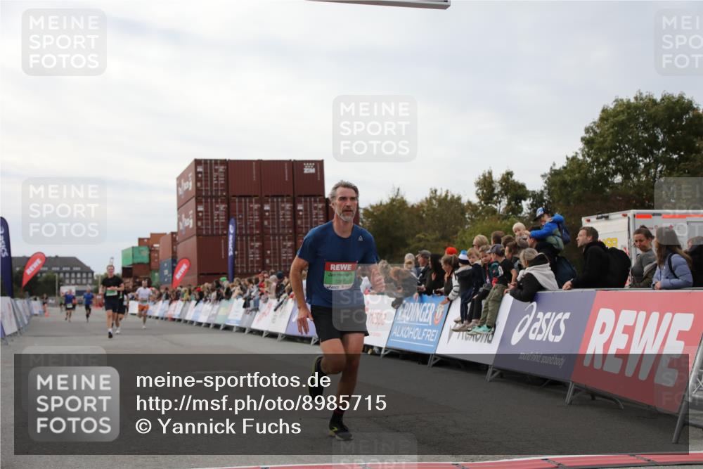 03.10.2025 - Köhlbrandbrückenlauf Yannick Fuchs http://msf.ph/oto/8985715 03.10.2025 15:57:59 Ziel 7029, 7051, 7087, 7131, 7352, 7577, 7614, 9438 meine-sportfotos.de