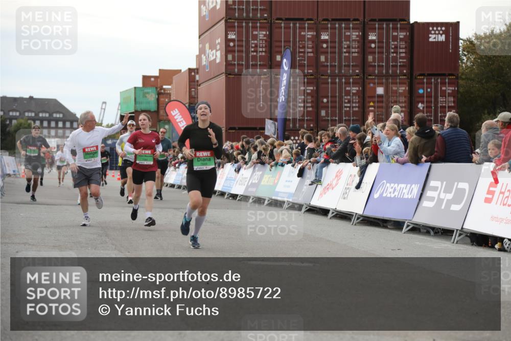 03.10.2025 - Köhlbrandbrückenlauf Yannick Fuchs http://msf.ph/oto/8985722 03.10.2025 16:10:26 Ziel 7112, 7126, 7304, 7384, 7385, 7543, 7648, 7844, 8097, 9542 meine-sportfotos.de