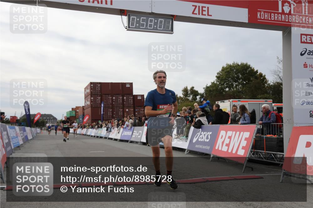 03.10.2025 - Köhlbrandbrückenlauf Yannick Fuchs http://msf.ph/oto/8985728 03.10.2025 15:58:00 Ziel 7029, 7087, 7352, 7577, 7614, 9438 meine-sportfotos.de