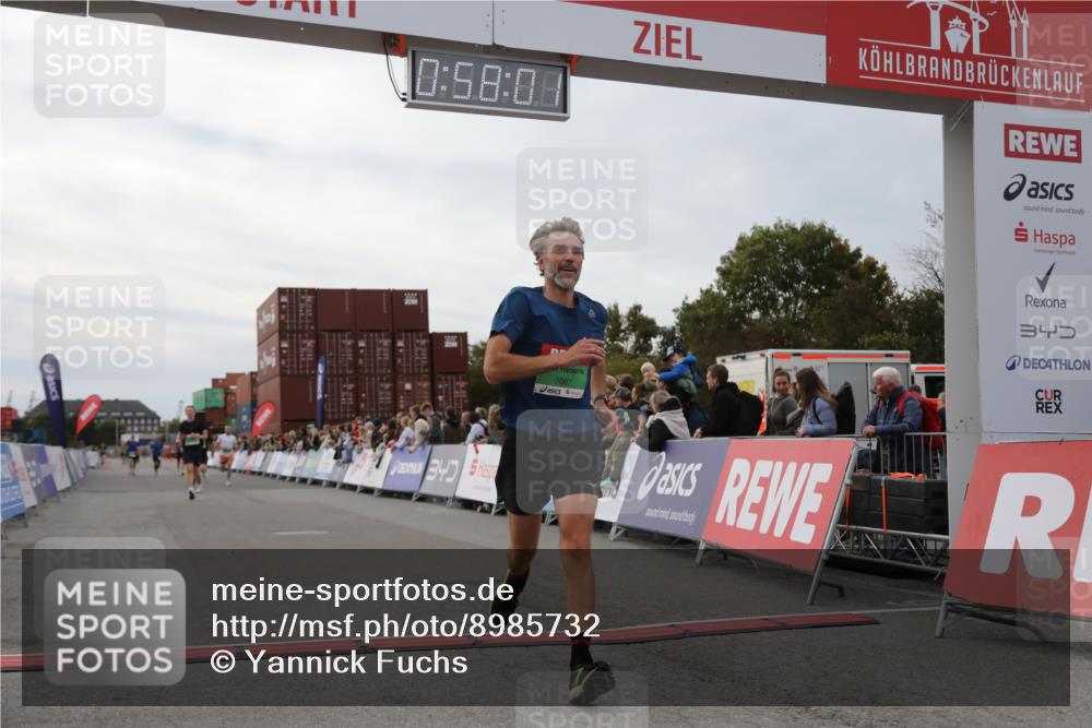 03.10.2025 - Köhlbrandbrückenlauf Yannick Fuchs http://msf.ph/oto/8985732 03.10.2025 15:58:00 Ziel 7029, 7087, 7352, 7577, 7614, 9438 meine-sportfotos.de