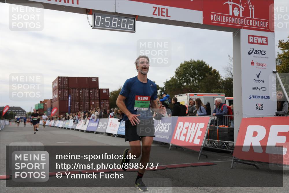 03.10.2025 - Köhlbrandbrückenlauf Yannick Fuchs http://msf.ph/oto/8985737 03.10.2025 15:58:00 Ziel 7029, 7087, 7352, 7577, 7614, 9438 meine-sportfotos.de