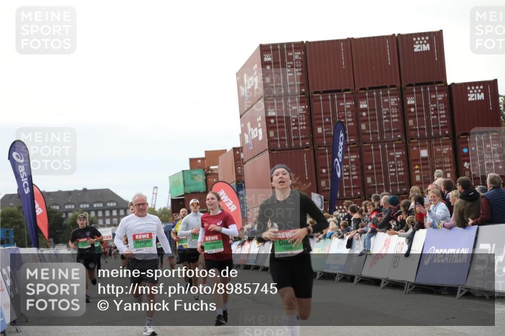 03.10.2025 - Köhlbrandbrückenlauf Yannick Fuchs http://msf.ph/oto/8985745 03.10.2025 16:10:27 Ziel 7112, 7126, 7384, 7385, 7543, 7648, 7844, 8097, 8798, 9542, 9652 meine-sportfotos.de