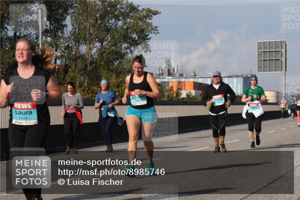 03.10.2025 - Köhlbrandbrückenlauf Luisa Fischer http://msf.ph/oto/8985746 03.10.2025 11:17:42 Position 3 2434, 2261, 2527 meine-sportfotos.de