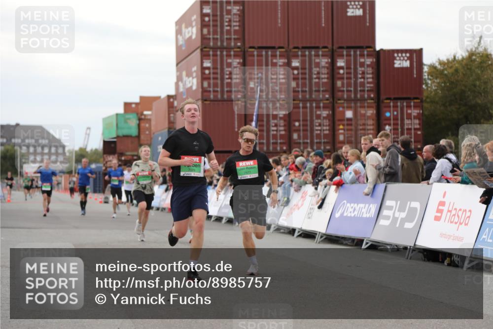 03.10.2025 - Köhlbrandbrückenlauf Yannick Fuchs http://msf.ph/oto/8985757 03.10.2025 15:58:02 Ziel 7029, 7087, 7352, 7577, 7614 meine-sportfotos.de