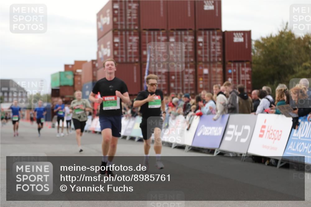 03.10.2025 - Köhlbrandbrückenlauf Yannick Fuchs http://msf.ph/oto/8985761 03.10.2025 15:58:02 Ziel 7029, 7087, 7352, 7577, 7614 meine-sportfotos.de