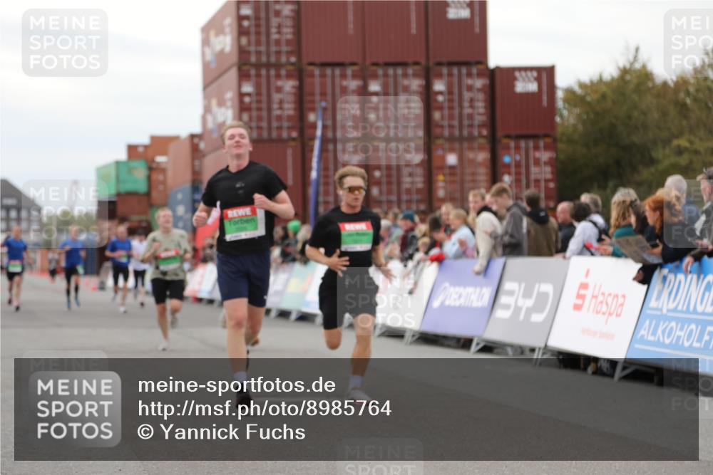 03.10.2025 - Köhlbrandbrückenlauf Yannick Fuchs http://msf.ph/oto/8985764 03.10.2025 15:58:02 Ziel 7029, 7087, 7352, 7577, 7614 meine-sportfotos.de