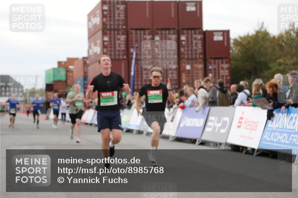 03.10.2025 - Köhlbrandbrückenlauf Yannick Fuchs http://msf.ph/oto/8985768 03.10.2025 15:58:03 Ziel 7029, 7087, 7352, 7577, 7614, 9223, 9224, 9227 meine-sportfotos.de
