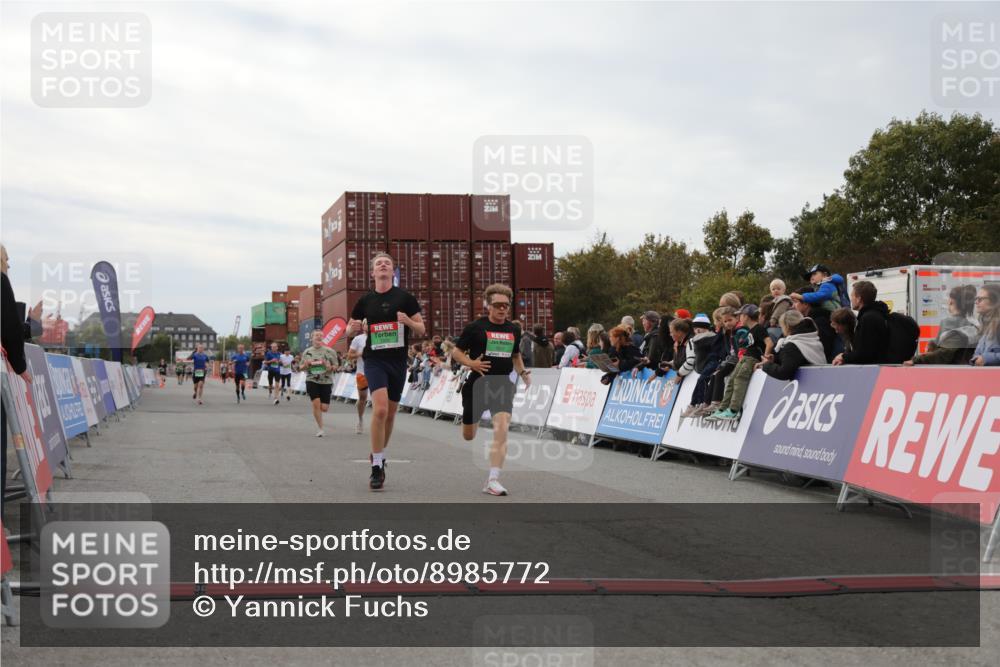03.10.2025 - Köhlbrandbrückenlauf Yannick Fuchs http://msf.ph/oto/8985772 03.10.2025 15:58:03 Ziel 7029, 7087, 7352, 7577, 7614, 9223, 9224, 9227 meine-sportfotos.de