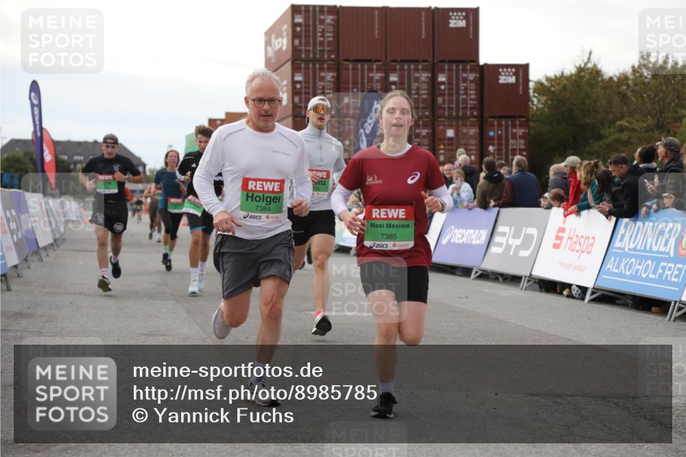 03.10.2025 - Köhlbrandbrückenlauf Yannick Fuchs http://msf.ph/oto/8985785 03.10.2025 16:10:30 Ziel 7112, 7126, 7384, 7385, 7543, 7552, 7562, 7648, 7844, 8153, 8798, 8950, 9652 meine-sportfotos.de