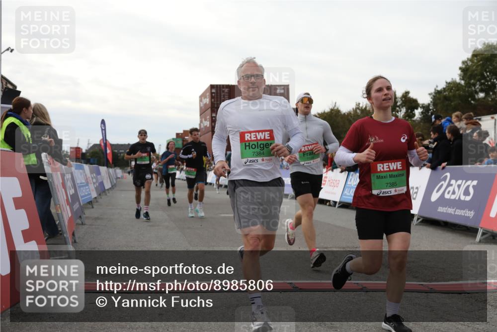 03.10.2025 - Köhlbrandbrückenlauf Yannick Fuchs http://msf.ph/oto/8985806 03.10.2025 16:10:31 Ziel 7112, 7126, 7384, 7385, 7543, 7552, 7562, 7648, 7844, 8153, 8798, 8950, 9652 meine-sportfotos.de