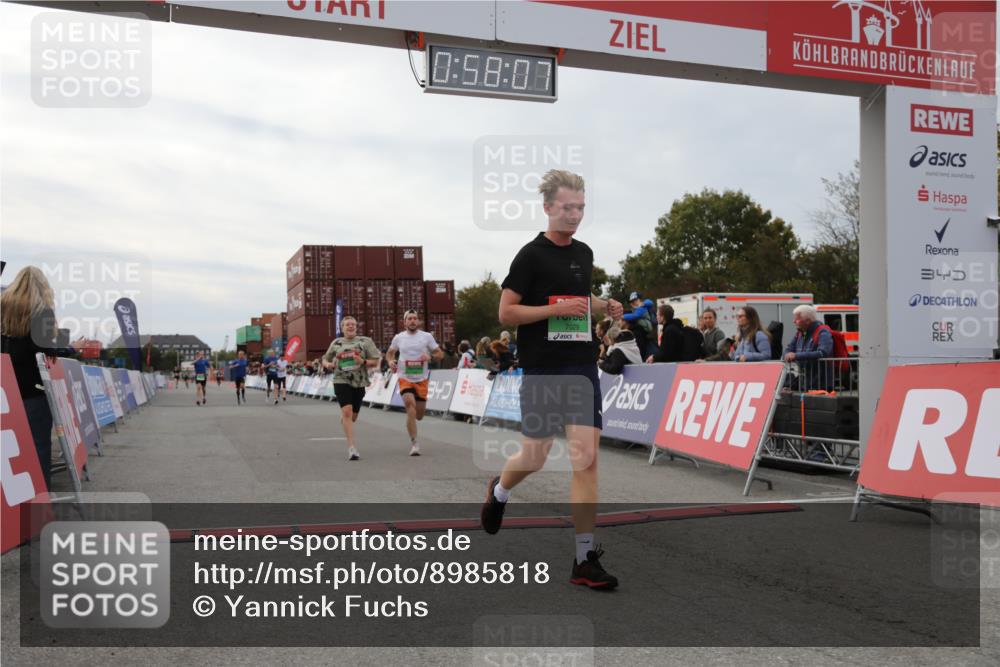 03.10.2025 - Köhlbrandbrückenlauf Yannick Fuchs http://msf.ph/oto/8985818 03.10.2025 15:58:05 Ziel 7029, 7352, 7577, 7614, 8761, 9223, 9224, 9227 meine-sportfotos.de