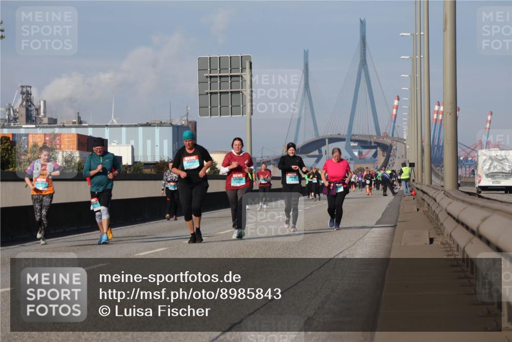 03.10.2025 - Köhlbrandbrückenlauf Luisa Fischer http://msf.ph/oto/8985843 03.10.2025 11:18:01 Position 3  meine-sportfotos.de