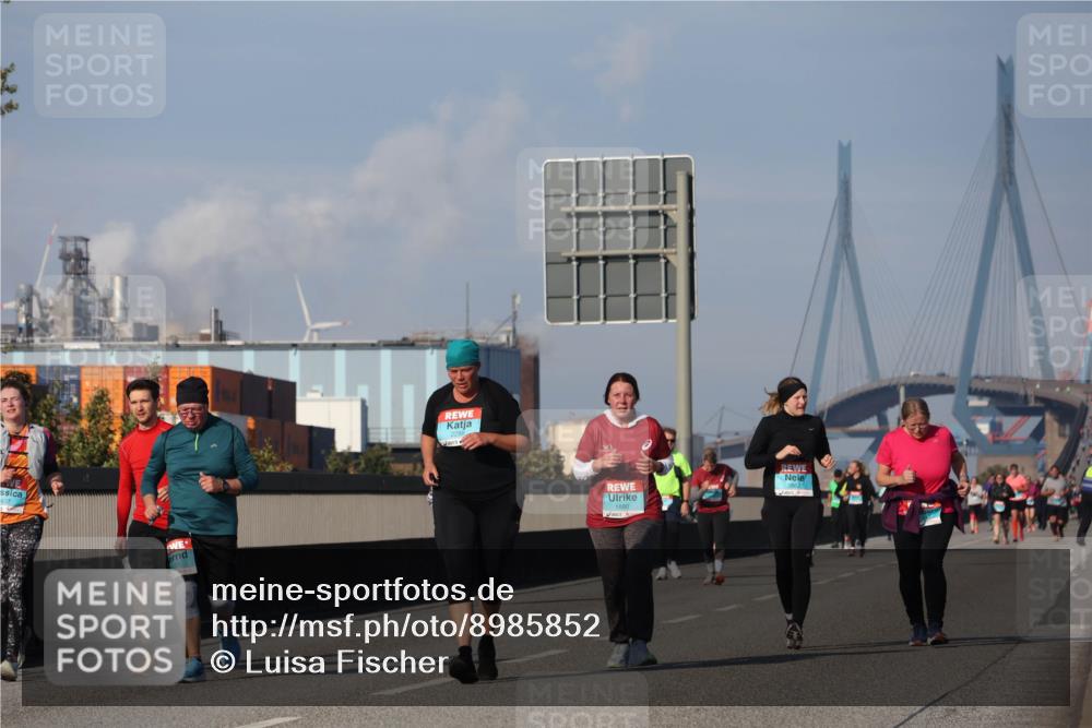 03.10.2025 - Köhlbrandbrückenlauf Luisa Fischer http://msf.ph/oto/8985852 03.10.2025 11:18:03 Position 3 1880, 2662 meine-sportfotos.de
