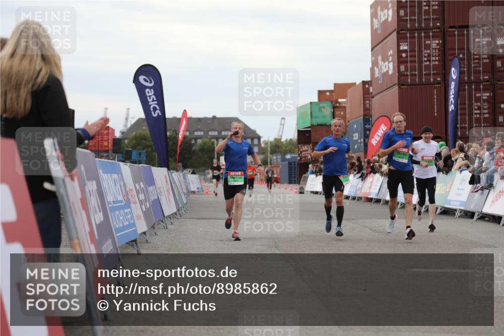 03.10.2025 - Köhlbrandbrückenlauf Yannick Fuchs http://msf.ph/oto/8985862 03.10.2025 15:58:08 Ziel 7029, 7352, 7614, 8761, 9223, 9224, 9227 meine-sportfotos.de