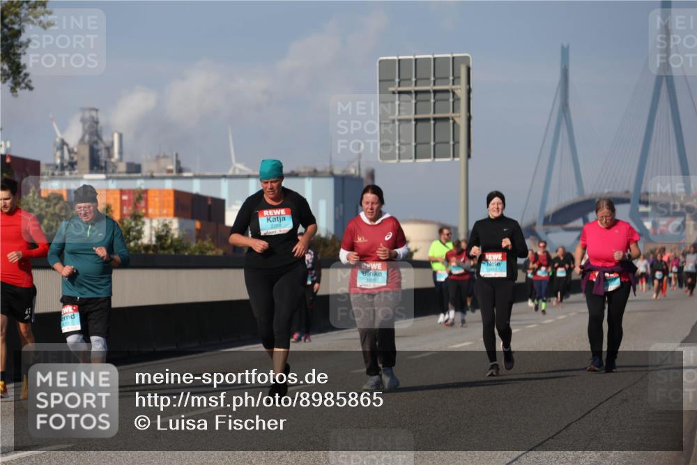 03.10.2025 - Köhlbrandbrückenlauf Luisa Fischer http://msf.ph/oto/8985865 03.10.2025 11:18:05 Position 3 433, 2288, 1880, 2602 meine-sportfotos.de
